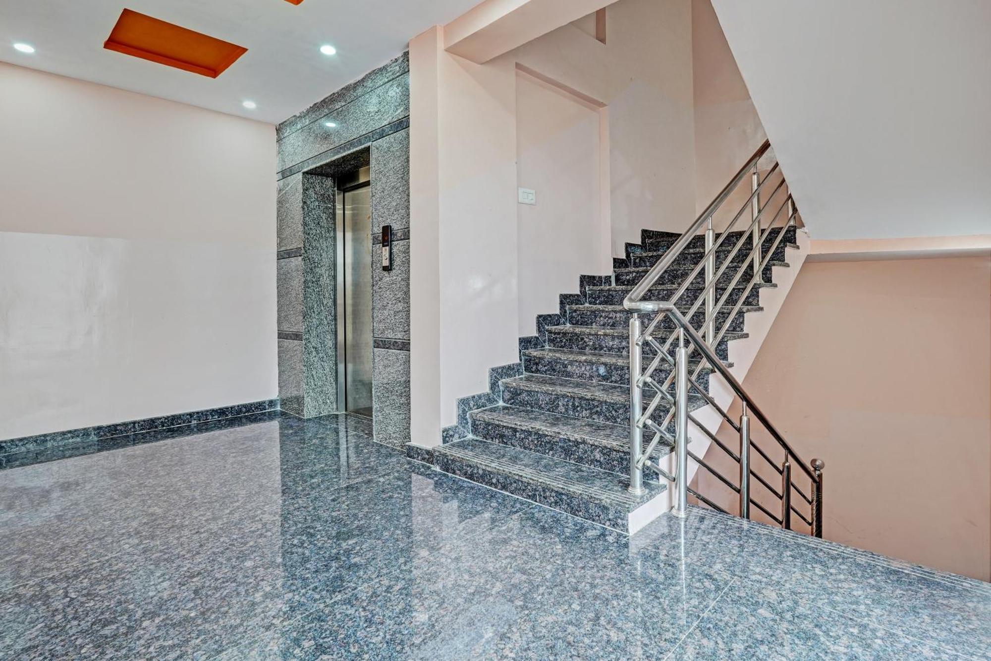 Hotel O Flagship Mr Lodge Bangalore Buitenkant foto